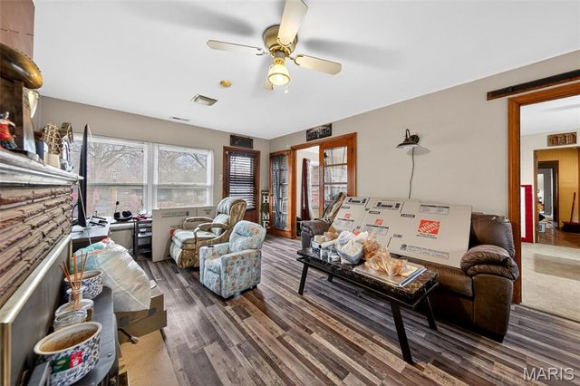 35 E Cardigan Drive, Ferguson, MO 63135