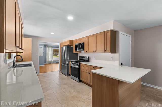 26401 Little Mack Avenue, St. Clair Shores, MI 48081