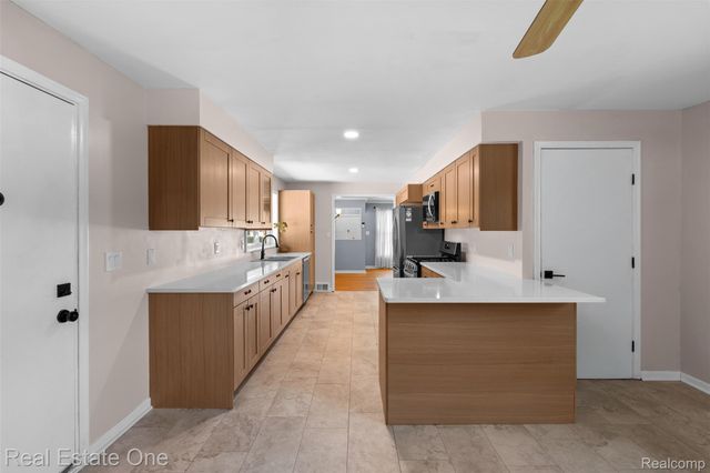 26401 Little Mack Avenue, St. Clair Shores, MI 48081