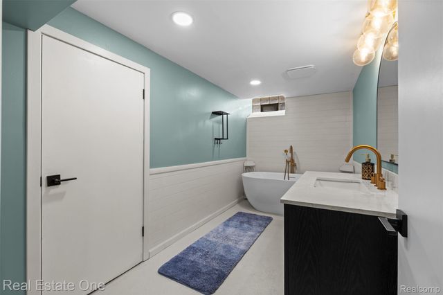 26401 Little Mack Avenue, St. Clair Shores, MI 48081