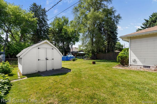 26401 Little Mack Avenue, St. Clair Shores, MI 48081