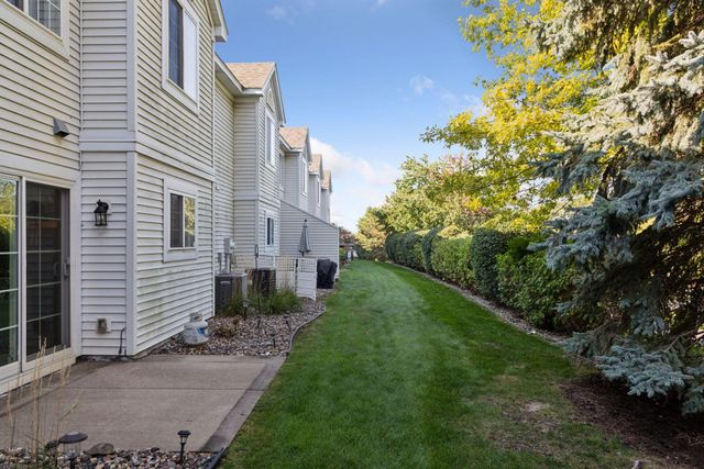 8770 Benson Way, Inver Grove Heights, MN 55076