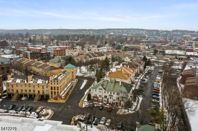 50 Pine St 9G, Montclair Twp., NJ 07042