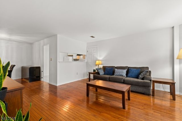 50 Pine St 9G, Montclair Twp., NJ 07042