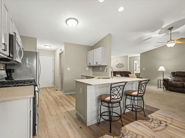 214 Sauk Ridge Drive 1, South Beloit, IL 61080