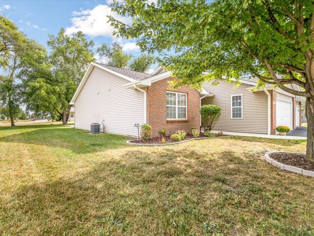 214 Sauk Ridge Drive 1, South Beloit, IL 61080