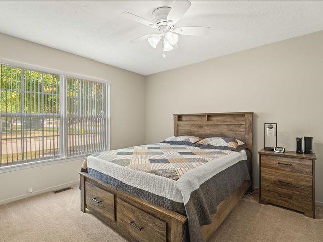 214 Sauk Ridge Drive 1, South Beloit, IL 61080