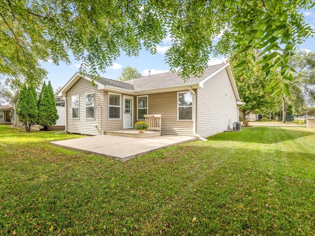 214 Sauk Ridge Drive 1, South Beloit, IL 61080