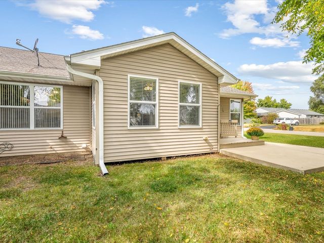 214 Sauk Ridge Drive 1, South Beloit, IL 61080