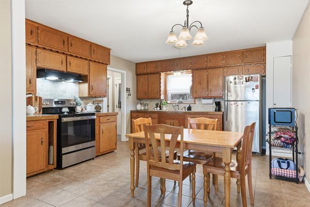 704 N Harrison Street, West, TX 76691