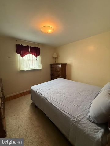 8847 E ROOSEVELT BLVD, Philadelphia, PA 19152