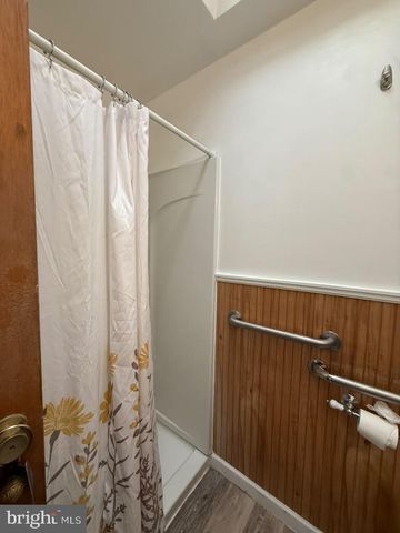 8847 E ROOSEVELT BLVD, Philadelphia, PA 19152
