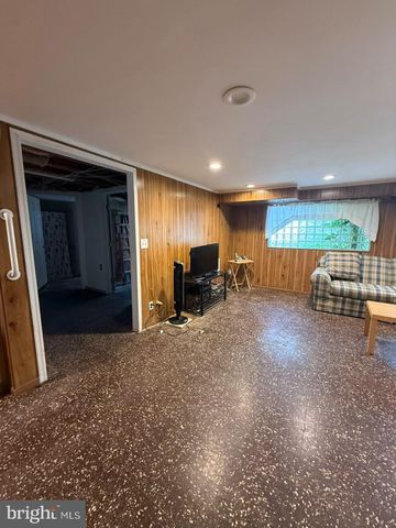 8847 E ROOSEVELT BLVD, Philadelphia, PA 19152