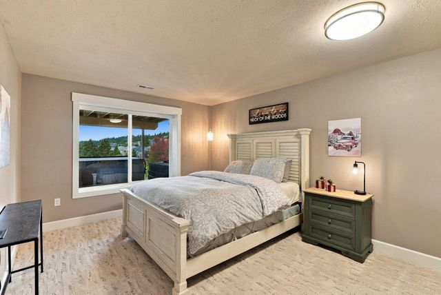 720 N Lancashire Ln, Liberty Lake, WA 99019