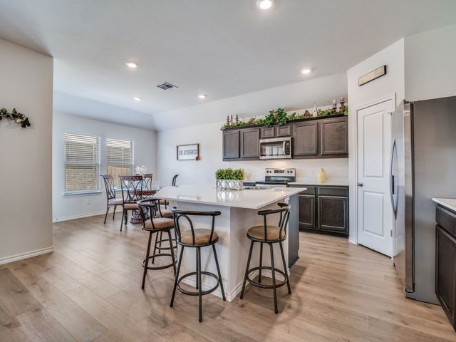 806 Martingale Drive, Nevada, TX 75173