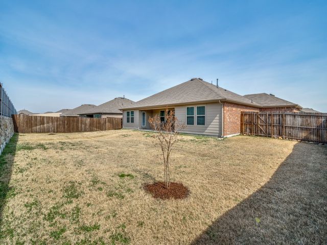 806 Martingale Drive, Nevada, TX 75173