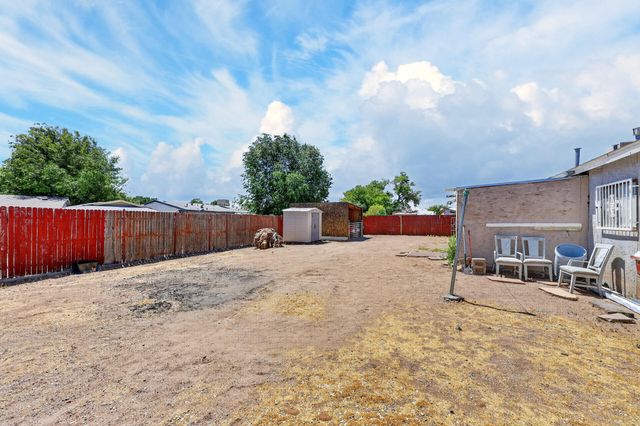 307 Los Pinos Road, Bernalillo, NM 87004