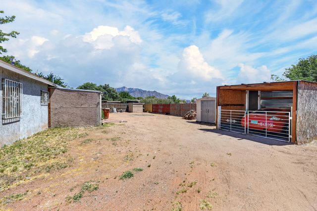 307 Los Pinos Road, Bernalillo, NM 87004