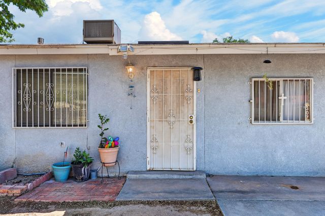 307 Los Pinos Road, Bernalillo, NM 87004