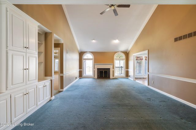 903 Lake Forest Pkwy, Louisville, KY 40245