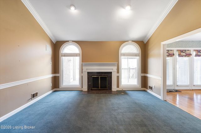 903 Lake Forest Pkwy, Louisville, KY 40245