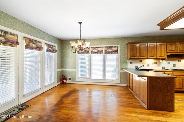 903 Lake Forest Pkwy, Louisville, KY 40245