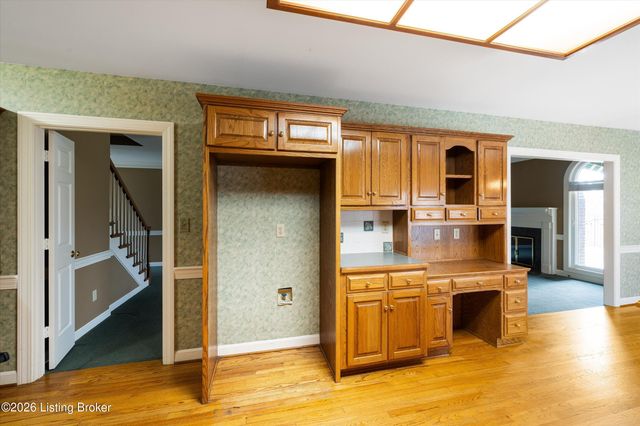 903 Lake Forest Pkwy, Louisville, KY 40245