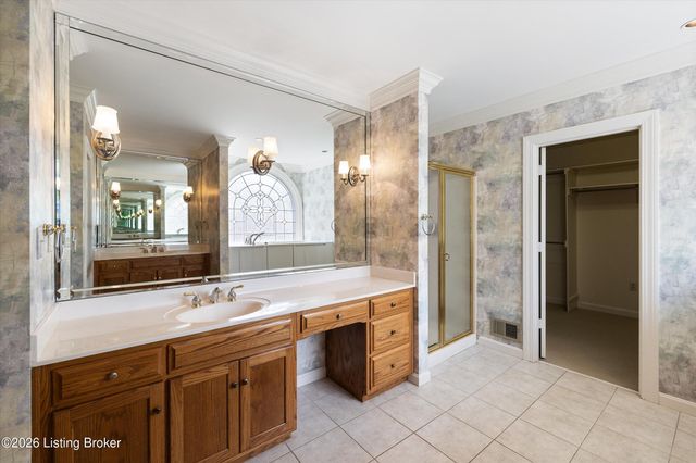 903 Lake Forest Pkwy, Louisville, KY 40245