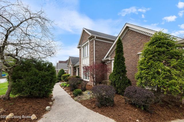 903 Lake Forest Pkwy, Louisville, KY 40245
