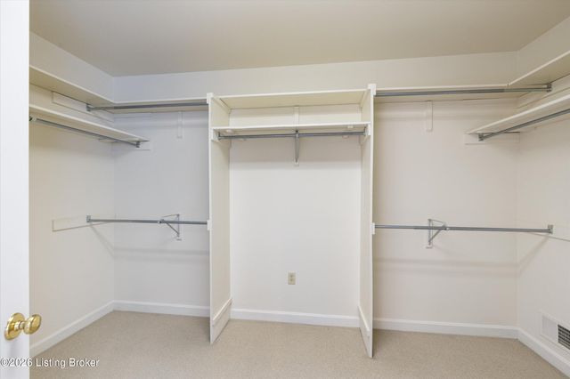 903 Lake Forest Pkwy, Louisville, KY 40245