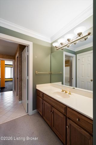 903 Lake Forest Pkwy, Louisville, KY 40245