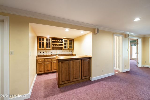 903 Lake Forest Pkwy, Louisville, KY 40245