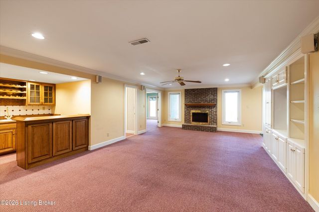 903 Lake Forest Pkwy, Louisville, KY 40245