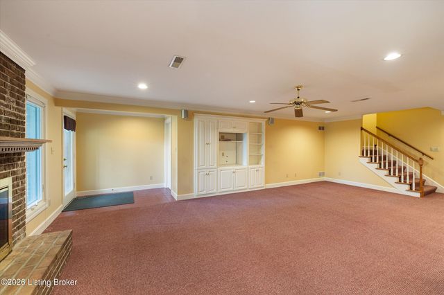 903 Lake Forest Pkwy, Louisville, KY 40245