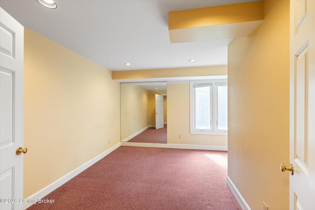 903 Lake Forest Pkwy, Louisville, KY 40245