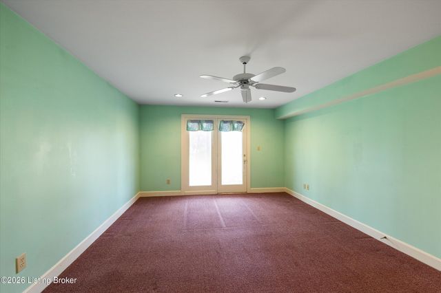 903 Lake Forest Pkwy, Louisville, KY 40245