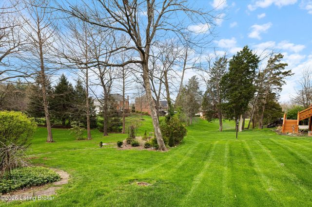 903 Lake Forest Pkwy, Louisville, KY 40245