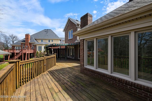 903 Lake Forest Pkwy, Louisville, KY 40245