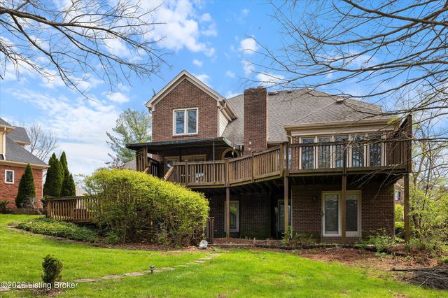 903 Lake Forest Pkwy, Louisville, KY 40245