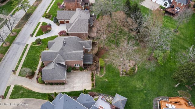 903 Lake Forest Pkwy, Louisville, KY 40245