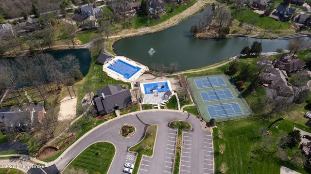 903 Lake Forest Pkwy, Louisville, KY 40245