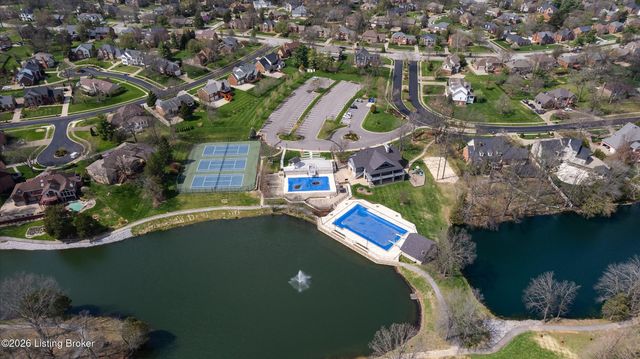 903 Lake Forest Pkwy, Louisville, KY 40245