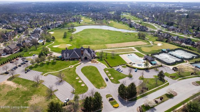 903 Lake Forest Pkwy, Louisville, KY 40245