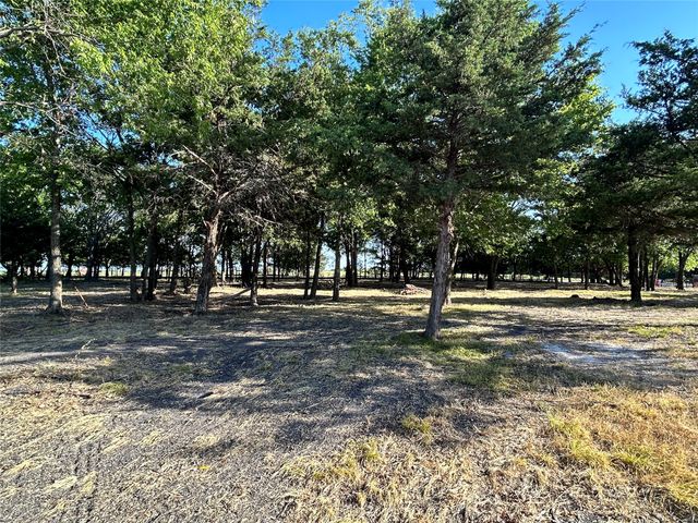 358 County Road 4519, Wolfe City, TX 75496