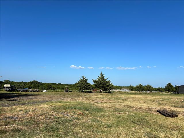 358 County Road 4519, Wolfe City, TX 75496