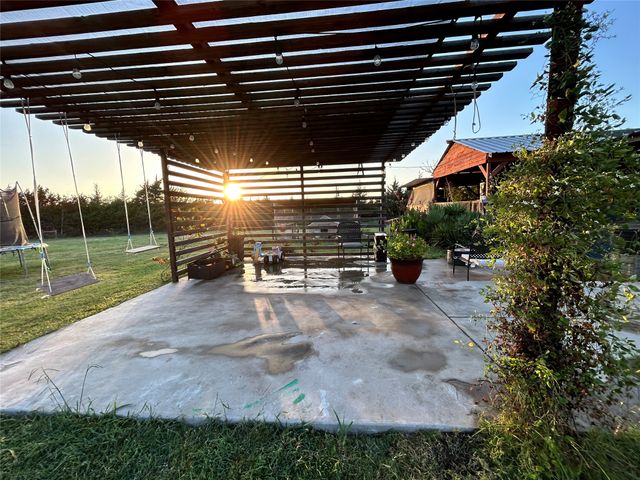 358 County Road 4519, Wolfe City, TX 75496