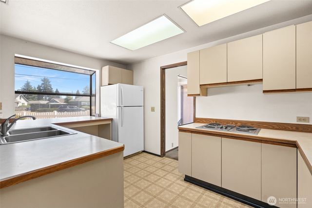 1912 Tacoma Road, Puyallup, WA 98371