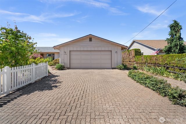 1912 Tacoma Road, Puyallup, WA 98371
