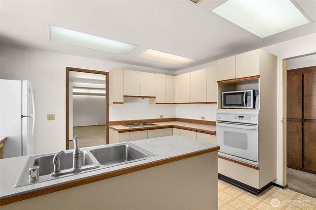 1912 Tacoma Road, Puyallup, WA 98371