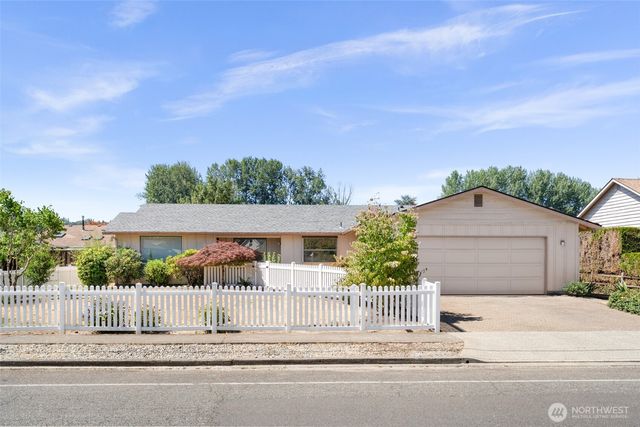 1912 Tacoma Road, Puyallup, WA 98371